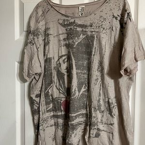 Magnolia Pearl Graphic Short Sleeve Tee - Gray and Red